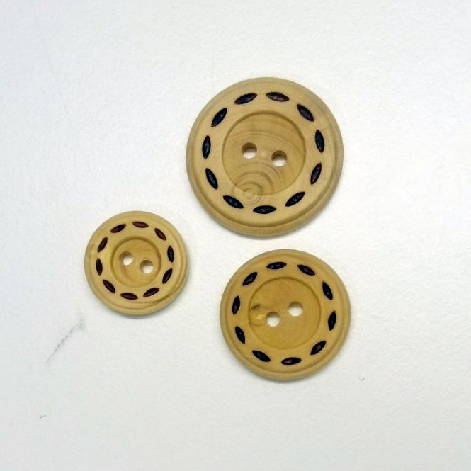 Hovedbilde Tre-knapp, 18 mm, med innbrent stikning
