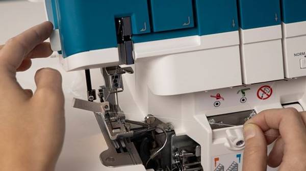 Bilde av PFAFF Admire Air 5000 overlockmaskin
