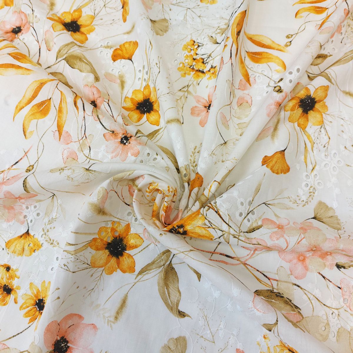 Bomullsvoile, brodert - blomster